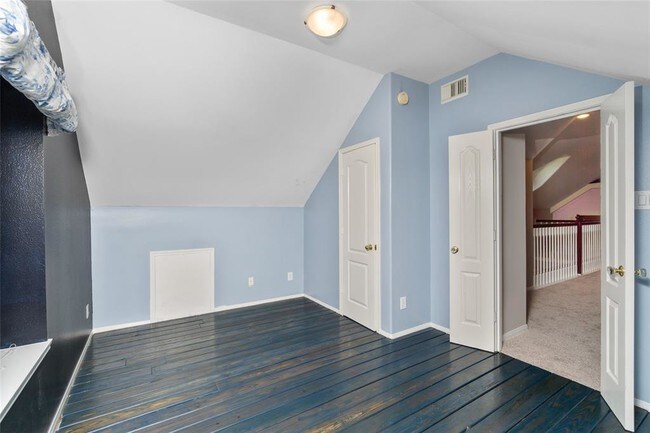 Building Photo - 905 Carriage Hills Blvd