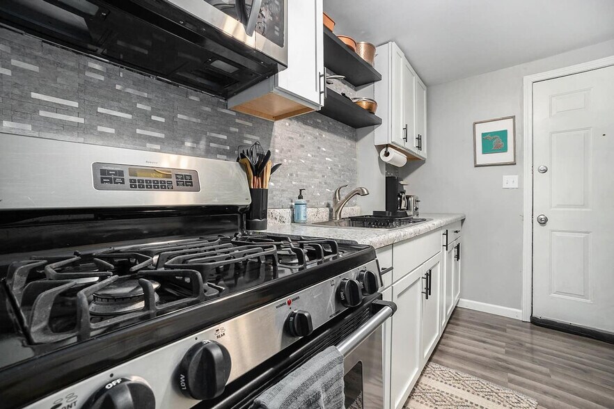 Building Photo - 415 6th St NW