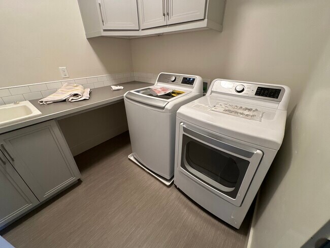 Building Photo - 4179 W Bolton Dr