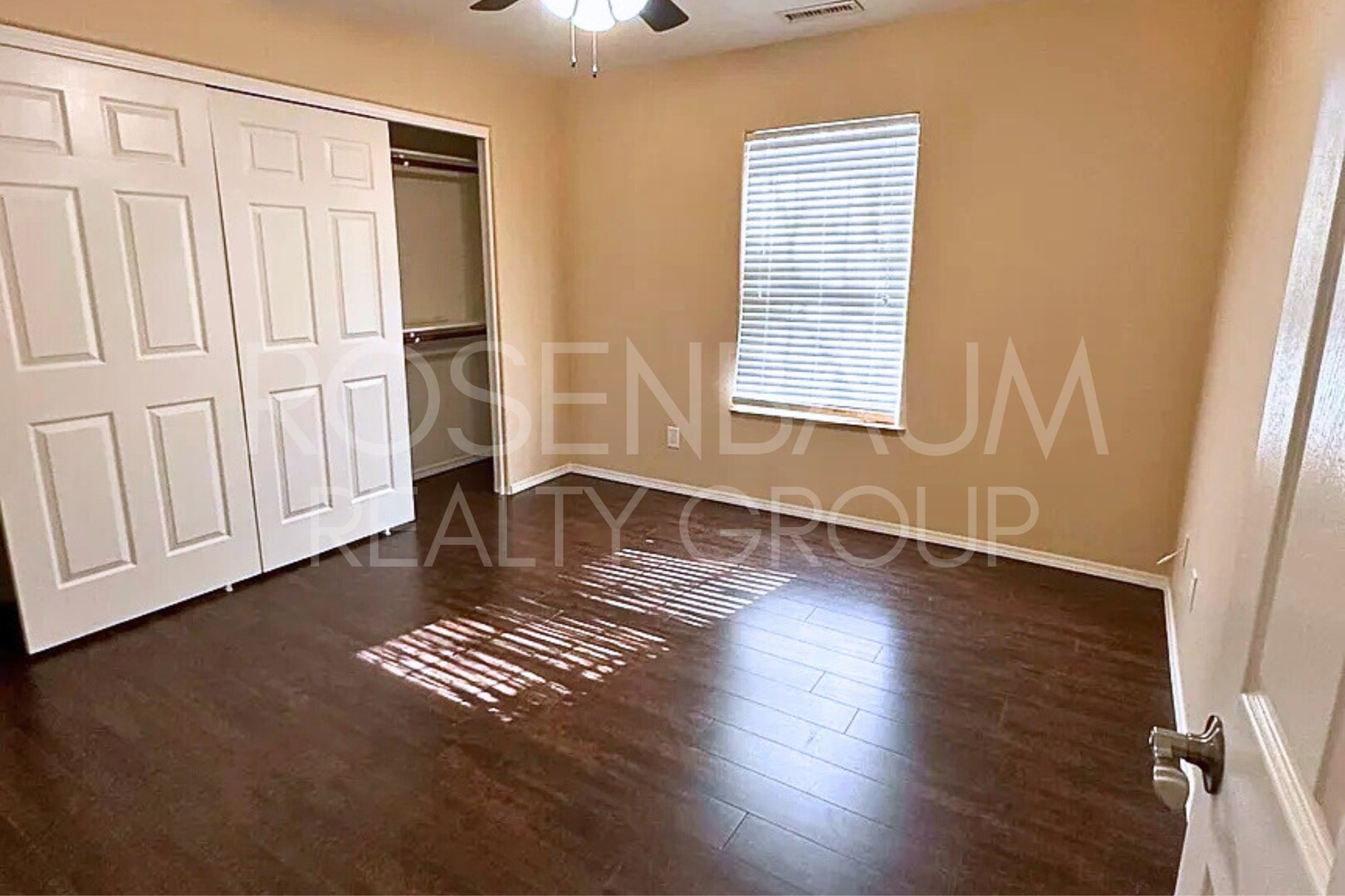 Building Photo - Gorgeous 3-bedrooms, 2-baths hilltop home ...