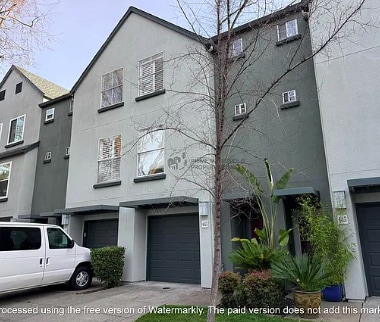 Building Photo - 643 Atherton Pl