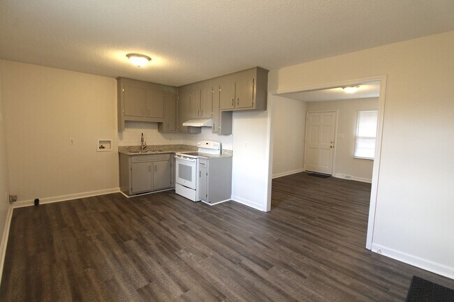 Building Photo - 3 Bedroom home with a Full Basement in Indian Trail!