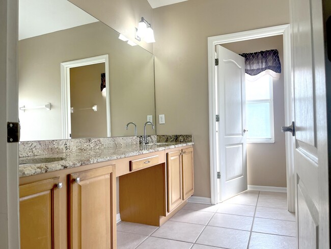 Building Photo - 4914 Worthington Cir