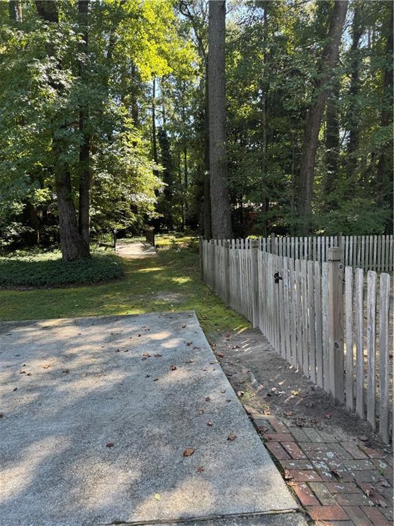 Building Photo - 304 Colewood Way NW
