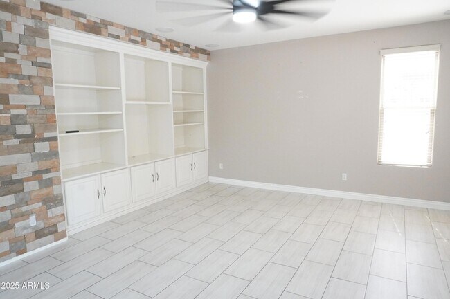 Building Photo - 6700 S Agate Way