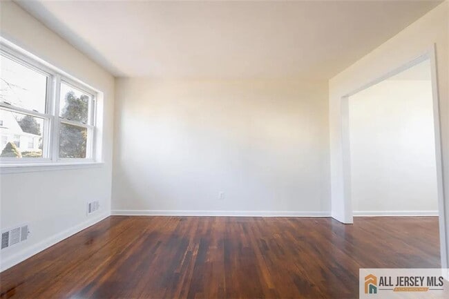 Building Photo - 234 Inza St