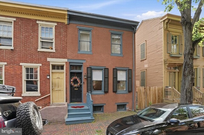 Building Photo - 132 Jackson St