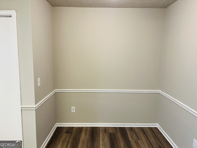 Building Photo - 10 Fredda Ln