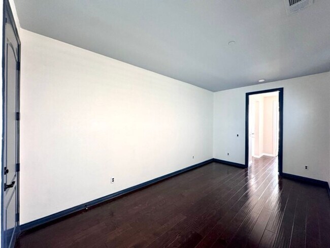 Building Photo - Welcome to this stunning 5 bedroom home fo...