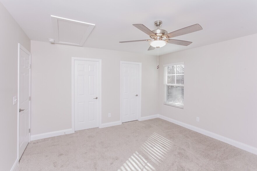 Building Photo - 114 Vistaview Dr