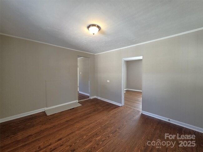 Building Photo - 815 Margate Ave