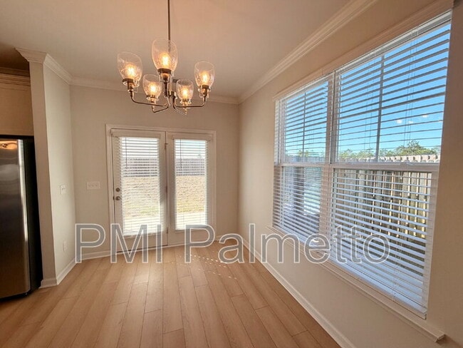 Building Photo - 456 Durwin Wy