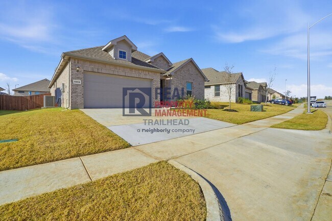 Building Photo - Inviting 4-Bedroom Layout with Flexible Living Areas