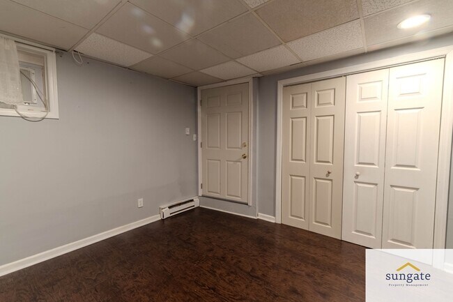 Building Photo - 414 Elrino St