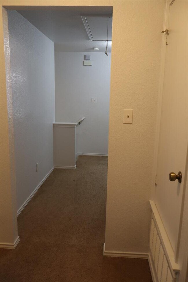 Building Photo - 5204 Mathra Dr