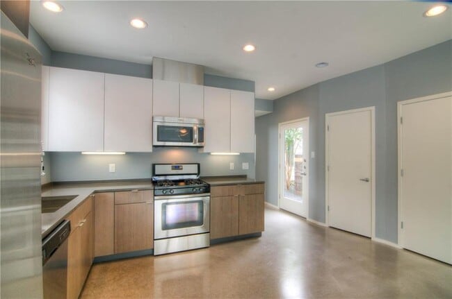 Building Photo - 4527 Depew Ave