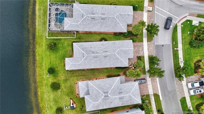 Building Photo - 10214 SW Captiva Dr