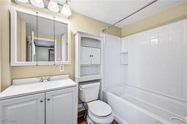 Building Photo - 12192 Leffingwell Rd