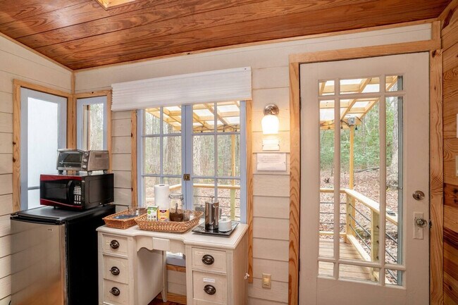 Building Photo - 1939 Crawford Dairy Rd