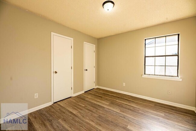 Building Photo - 724 Timber Ridge Trail