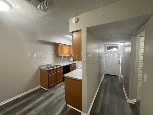Building Photo - 1605 Terrace Dr