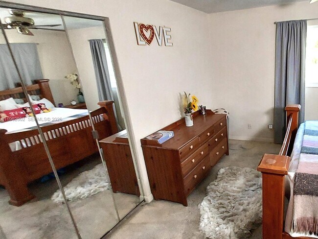 Building Photo - 10646 Barn Rd