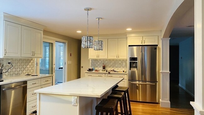 Building Photo - 29 Burke Ln
