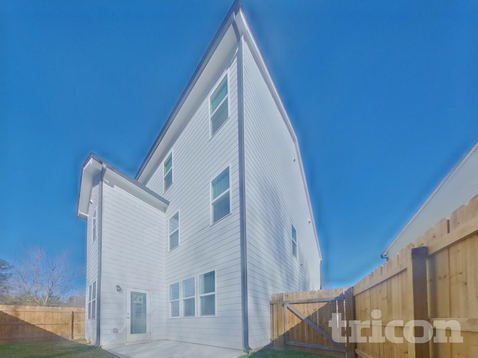 Building Photo - 2241 Westside Dr