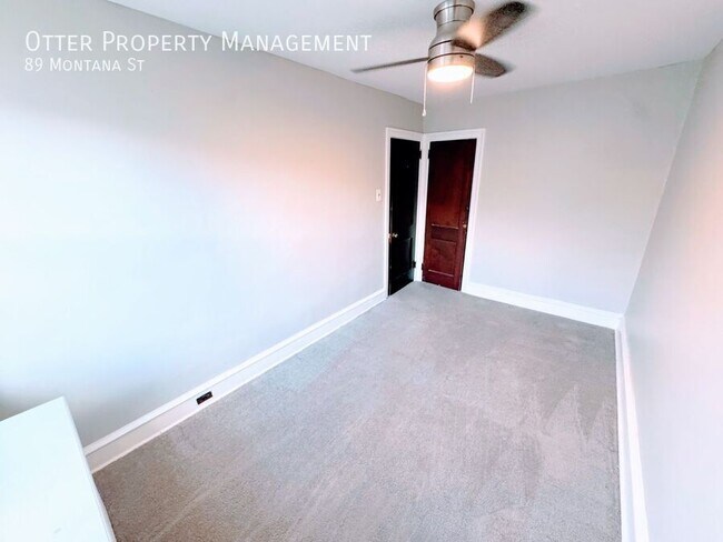 Building Photo - 89 Montana St