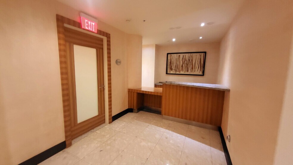 Building Photo - 253 NE 2nd St