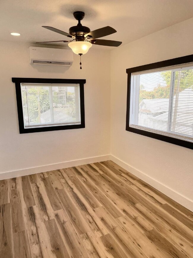 Building Photo - 111 16th Ave S