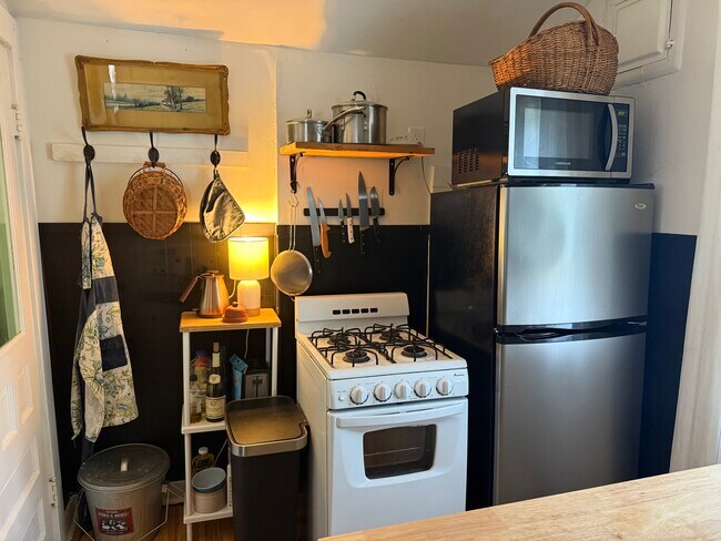 Building Photo - 208 Lake Ave