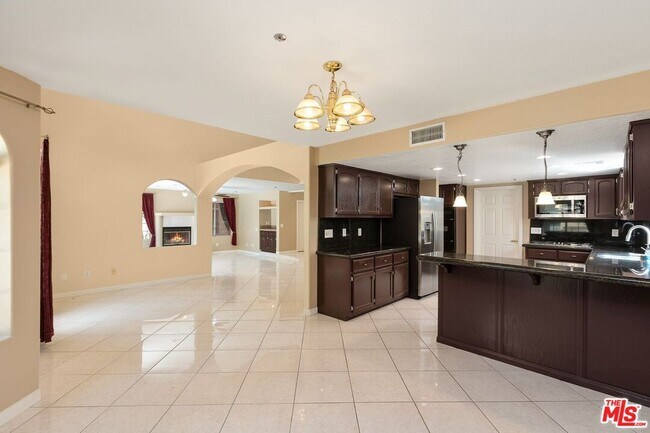 Building Photo - 68933 Risueno Rd