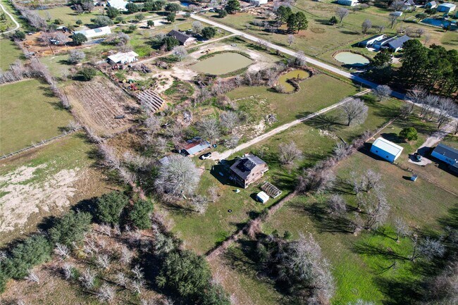 Building Photo - 6250 N Mallard Dr