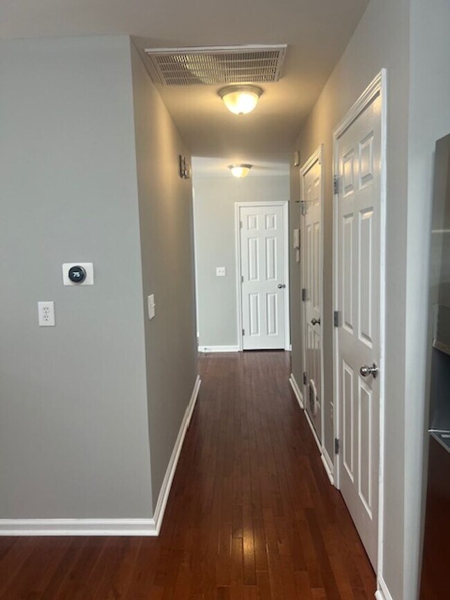 Building Photo - 8 Grosbeak Ln