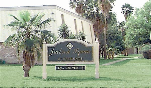Building Photo - 700 W Jackson Ave