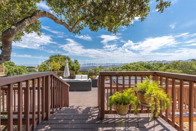 Building Photo - 287 Laureles Grade