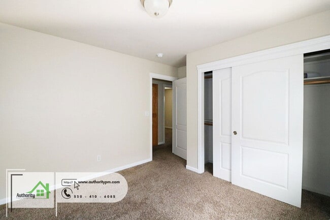 Building Photo - 22371 Rio Alto Dr