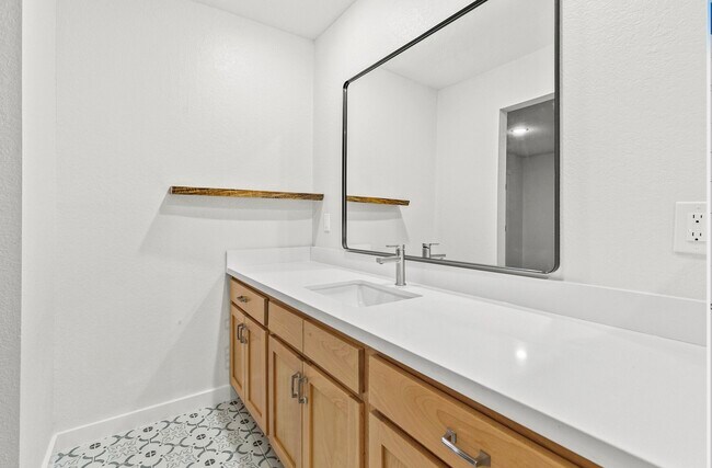 Building Photo - 201 San Saba St