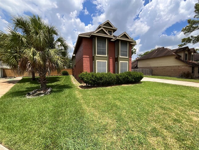 Building Photo - 14810 Rancho Vista Dr