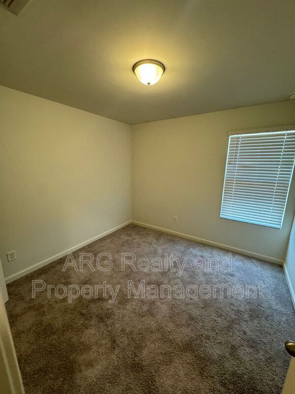 Building Photo - 144 Swindon Dr