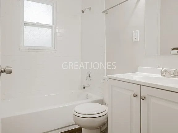 Building Photo - 10900 Pear Tree Ln