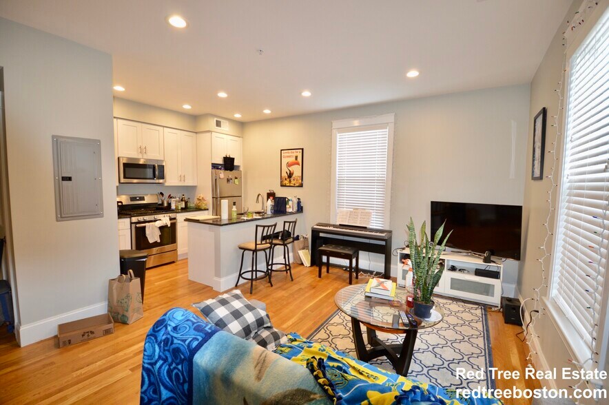 Building Photo - 405 S Huntington Ave
