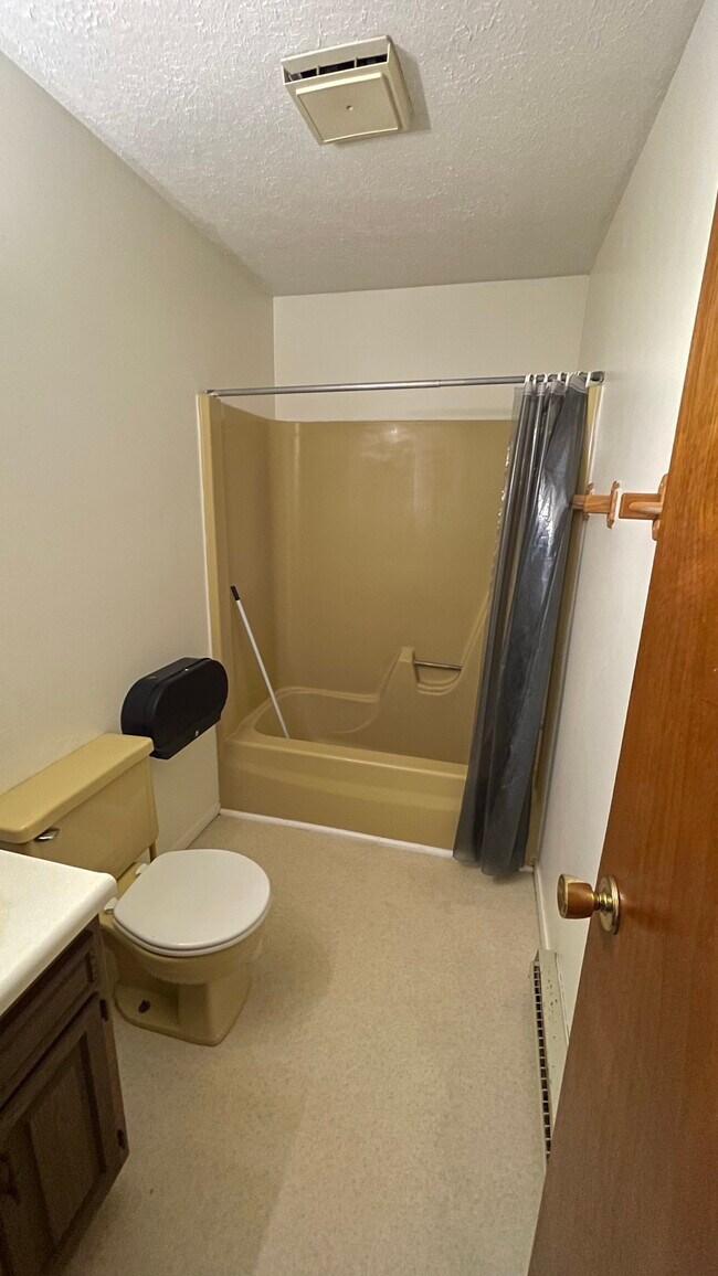 Building Photo - Benner Street Apartments