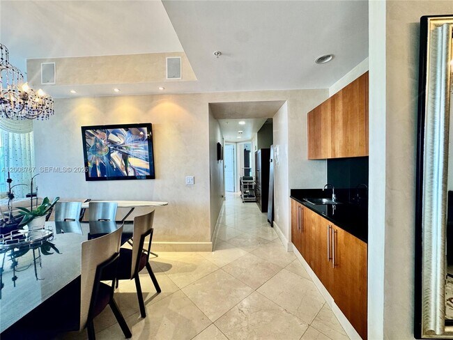 Building Photo - 18101 Collins Ave