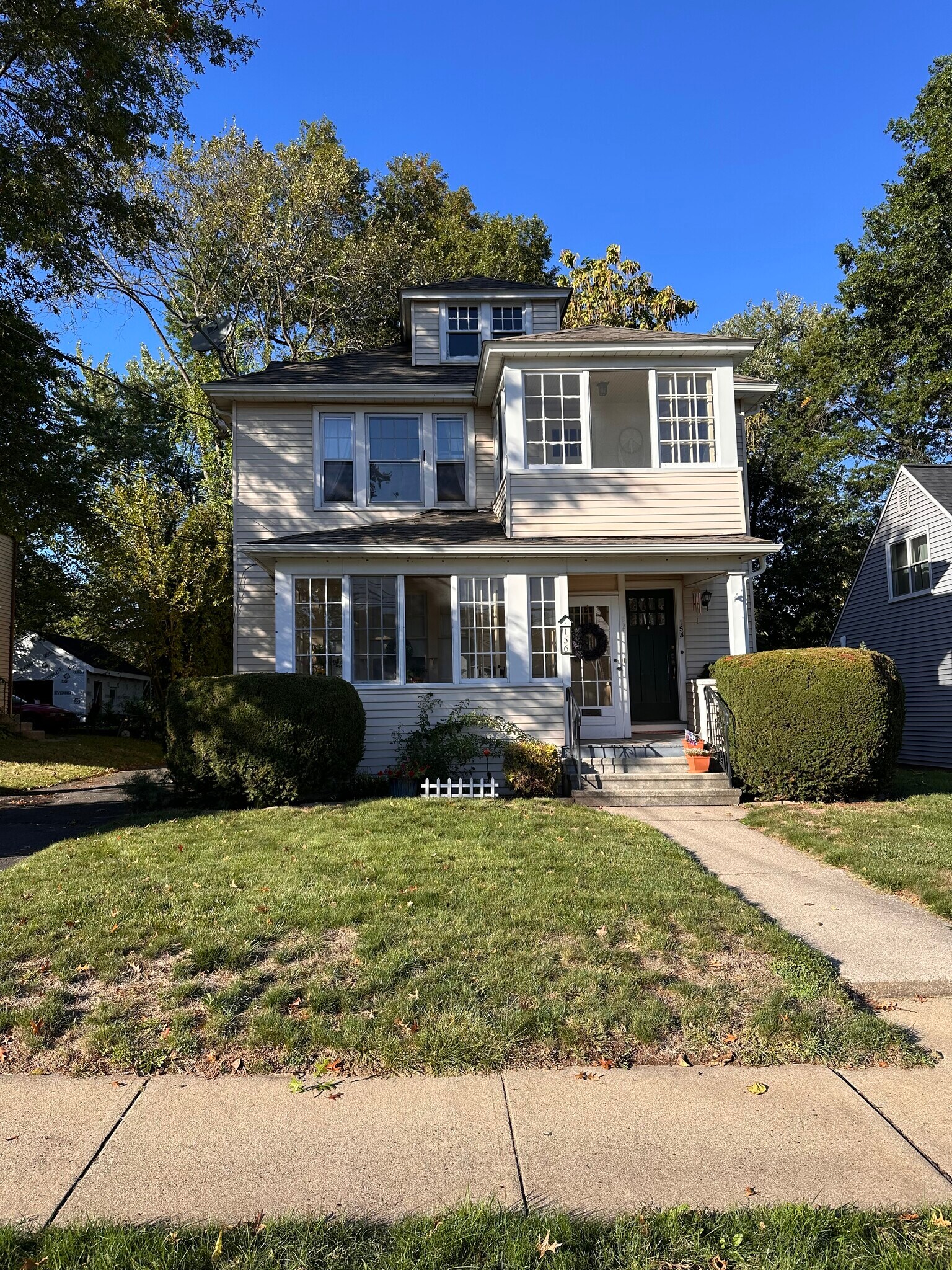 Building Photo - 154 Edgemere Ave