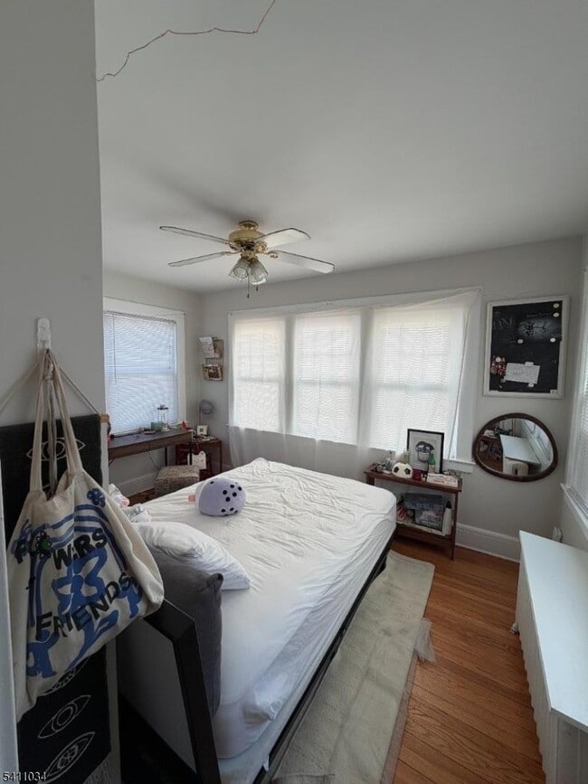 Building Photo - 664 Valley Rd