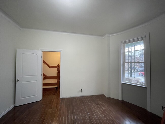 Building Photo - 2025 New York Ave