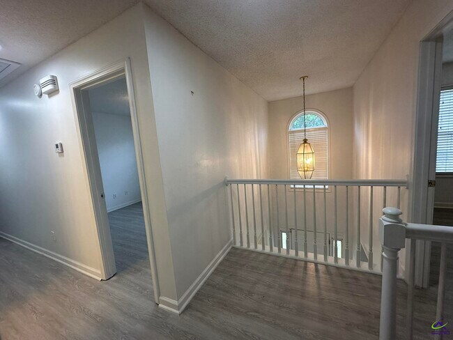 Building Photo - 282 Northridge Dr