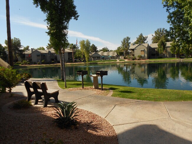 Building Photo - 1825 W Ray Rd